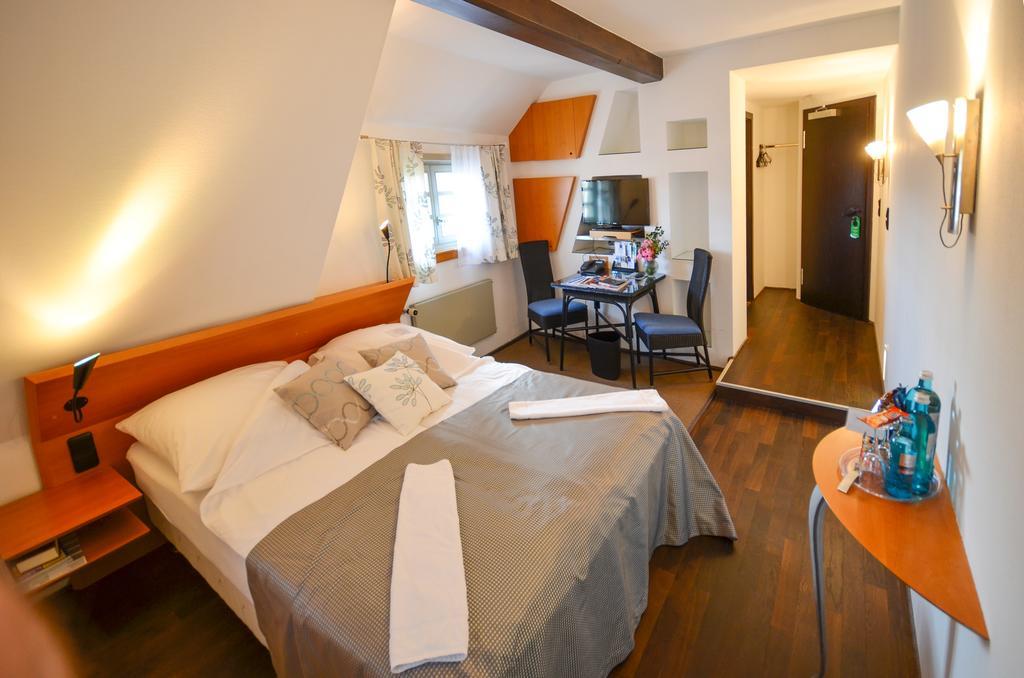 Restaurant & ****Hotel Hoeerhof Idstein Phòng bức ảnh